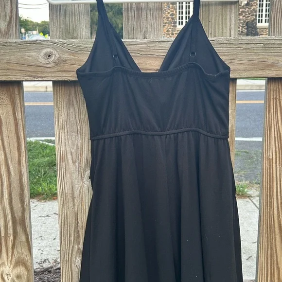 Francesca's Collections Black V-Neck Mini Dress - Picture 2 of 3